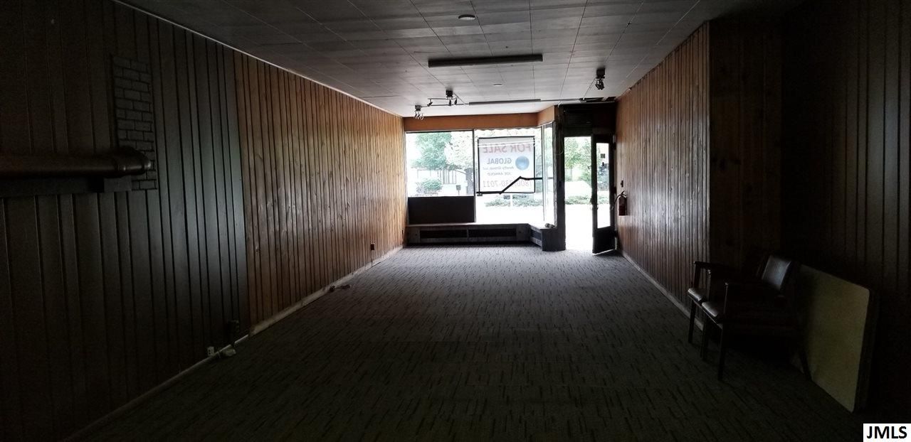 133 E Washington Ave, Jackson, MI 49201